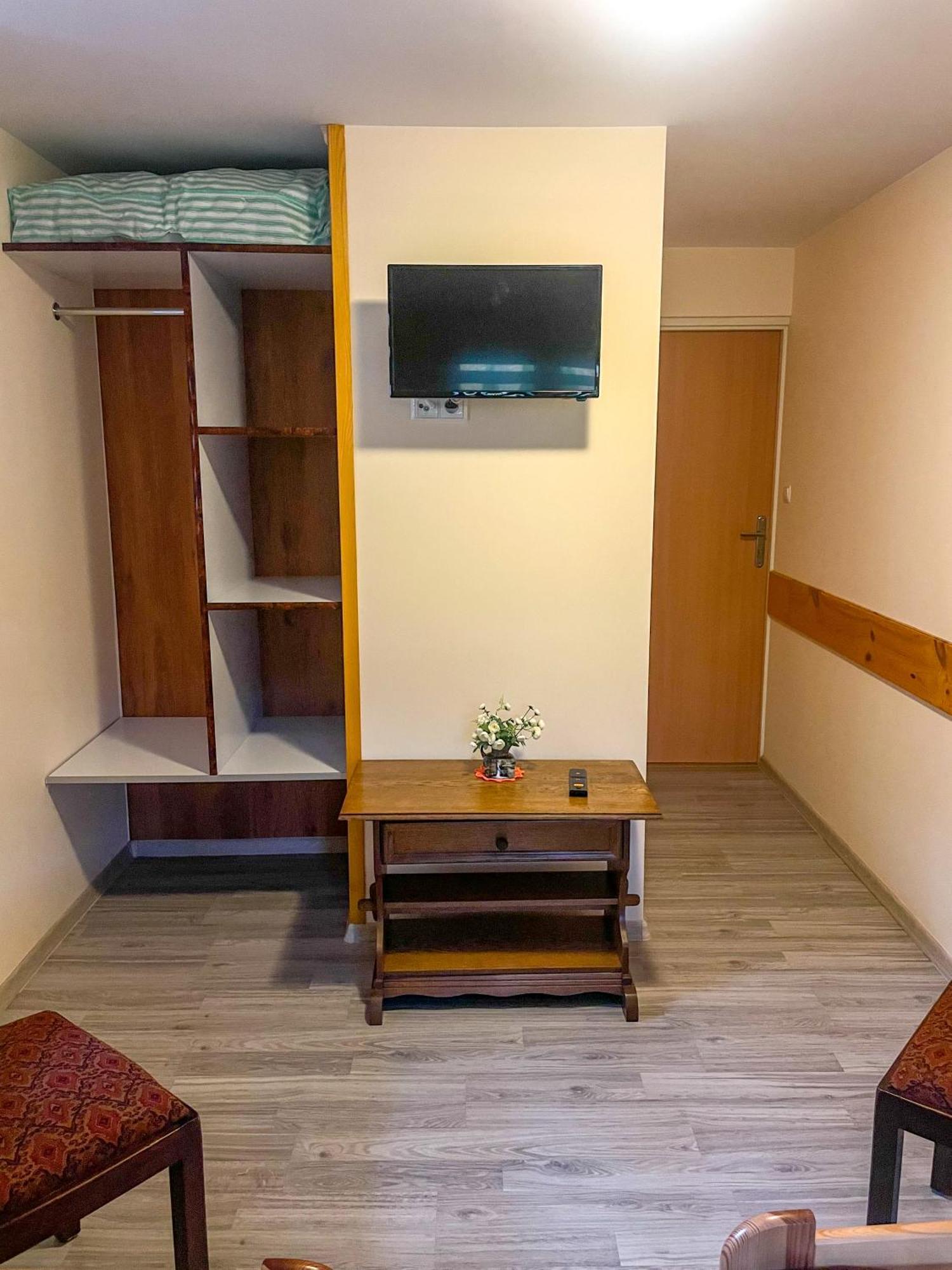 Hotel Koniczynka Ściegny Zewnętrze zdjęcie